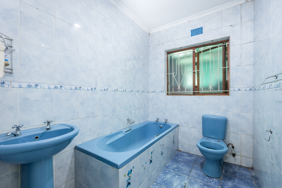 4 Bedroom Property for Sale in Devon Park Village Western Cape